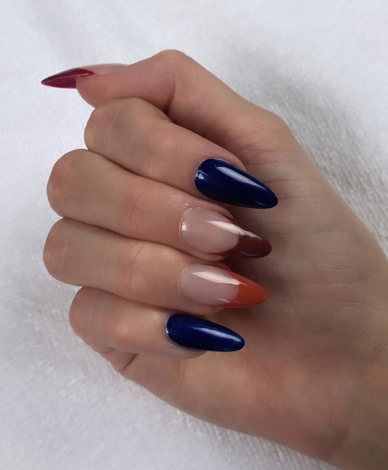 Xu hướng nail đẹp rộn ràng đón mùa lễ hội cuối năm | ELLE