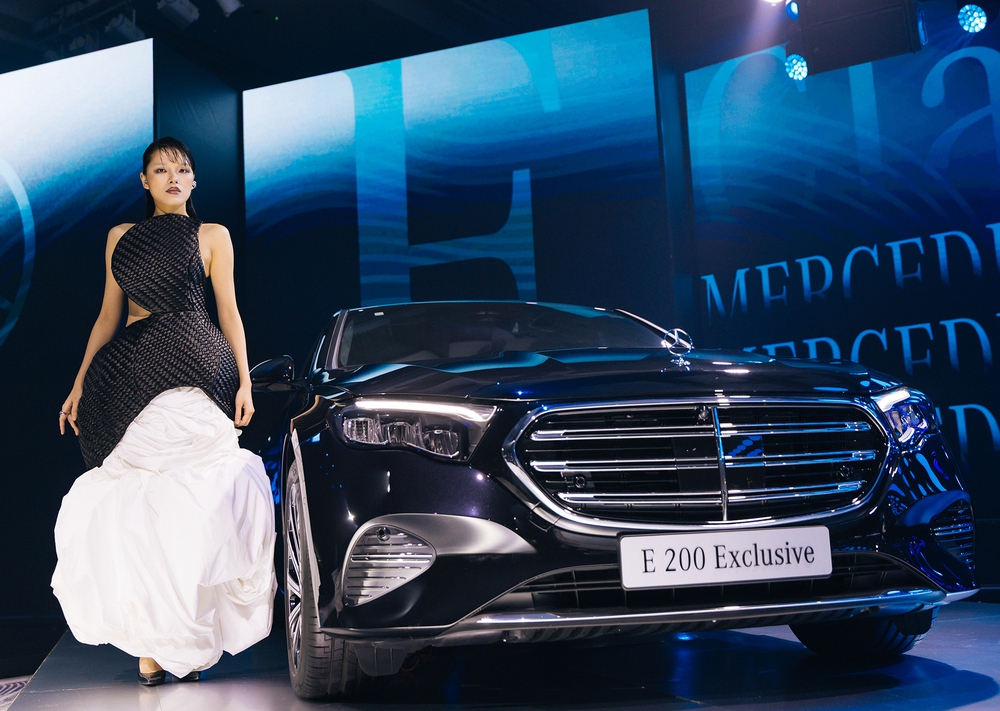 To&agrave;n cảnh sự kiện ra mắt v&agrave; triển l&atilde;m Mercedes-Benz E-Class thế hệ mới tại Việt Nam - Ảnh 9.