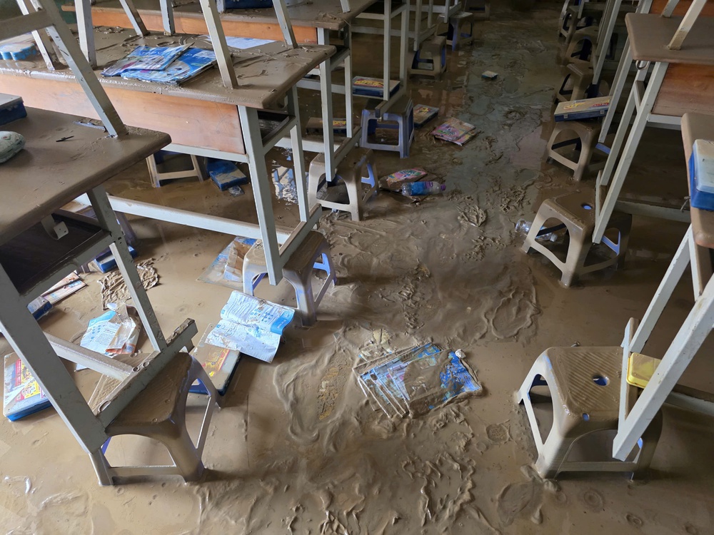 Toàn cảnh lũ lụt miền Trung và nỗ lực gượng dậy sau đại hồng thủy - Ảnh 22. Toàn cảnh lũ lụt miền Trung và nỗ lực gượng dậy sau đại hồng thủy - Ảnh 22.