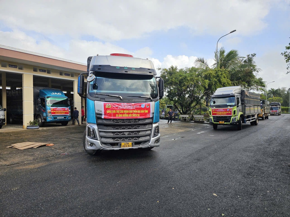 Toàn cảnh lũ lụt miền Trung và nỗ lực gượng dậy sau đại hồng thủy - Ảnh 13. Toàn cảnh lũ lụt miền Trung và nỗ lực gượng dậy sau đại hồng thủy - Ảnh 13.