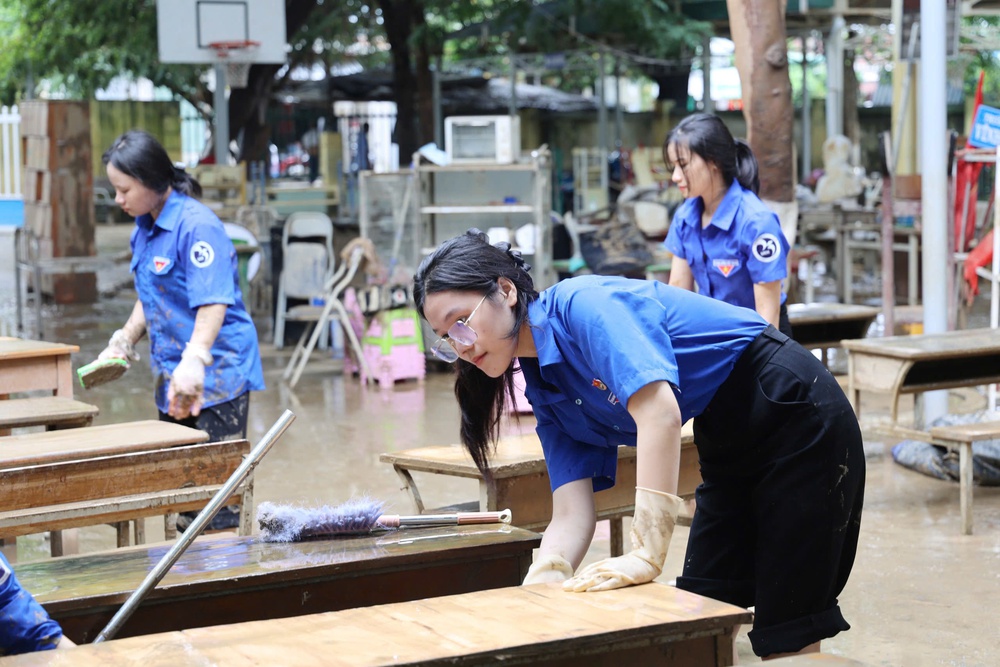 Toàn cảnh lũ lụt miền Trung và nỗ lực gượng dậy sau đại hồng thủy - Ảnh 25. Toàn cảnh lũ lụt miền Trung và nỗ lực gượng dậy sau đại hồng thủy - Ảnh 25.