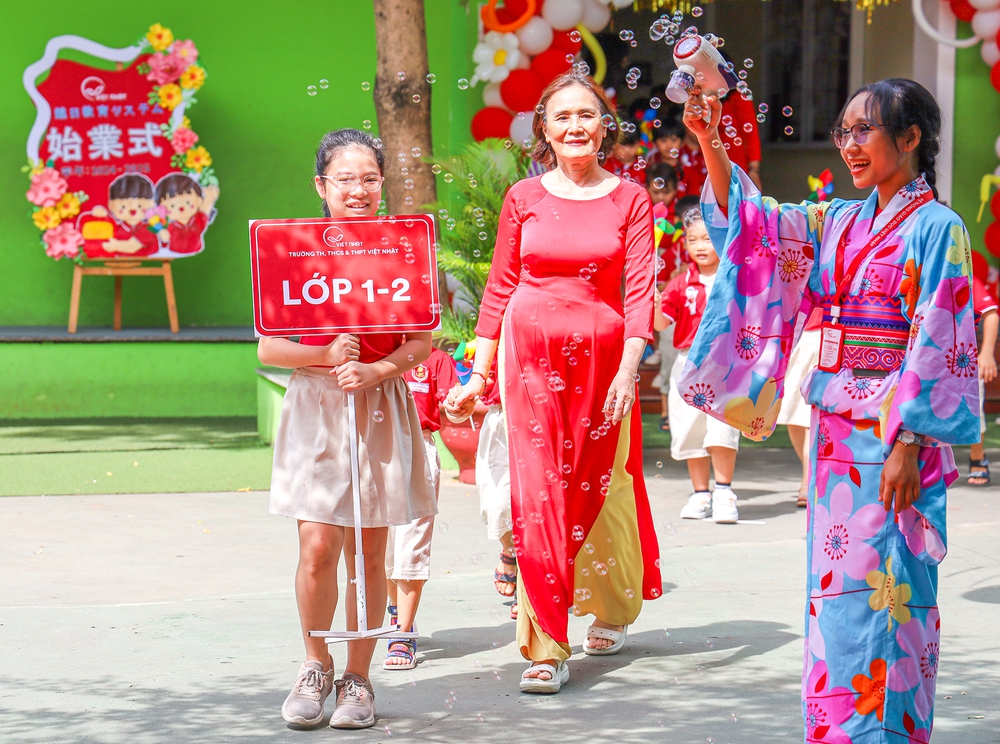 Đừng chỉ đ&aacute;nh gi&aacute; học sinh qua điểm số: Gi&aacute;o dục to&agrave;n diện tại Việt Nhật - Ảnh 16.