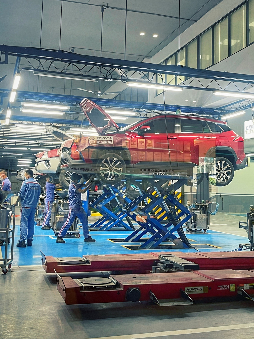 Phản ứng bất ngờ của khách hàng trẻ sau hơn 4 năm sử dụng Toyota Hybrid - Ảnh 8.