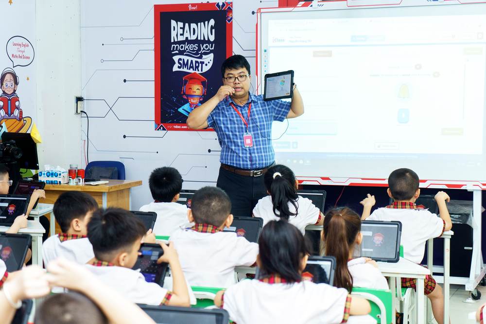 Từ công nghệ đến AI iSMART Education biến lớp học thành trải nghiệm học tiếng Anh mới mẻ - Ảnh 4. Từ công nghệ đến AI iSMART Education biến lớp học thành trải nghiệm học tiếng Anh mới mẻ - Ảnh 4.