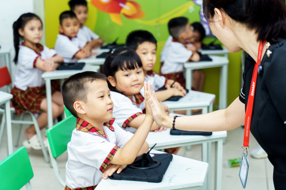 Từ công nghệ đến AI iSMART Education biến lớp học thành trải nghiệm học tiếng Anh mới mẻ - Ảnh 5. Từ công nghệ đến AI iSMART Education biến lớp học thành trải nghiệm học tiếng Anh mới mẻ - Ảnh 5.