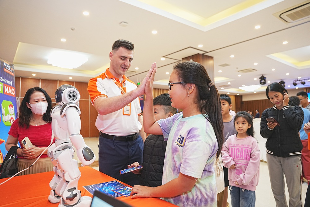 Từ công nghệ đến AI iSMART Education biến lớp học thành trải nghiệm học tiếng Anh mới mẻ - Ảnh 15. Từ công nghệ đến AI iSMART Education biến lớp học thành trải nghiệm học tiếng Anh mới mẻ - Ảnh 15.