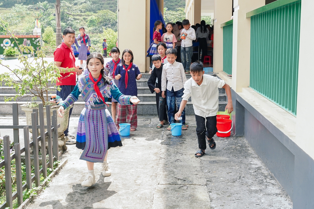 Nước sạch cho em: Khi sự đồng h&agrave;nh bắt nguồn từ điều cơ bản nơi trường học - Ảnh 9.