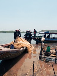 Địa điểm vui chơi gần TP.HCM giá rẻ, được bắt thủy sản cùng người dân