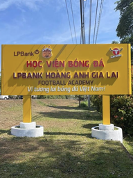 ‘Chạy một vòng’ quanh Học viện bóng đá LPBank HAGL