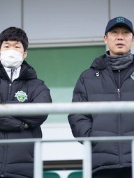 Duyên nợ của HLV đội tuyển Việt Nam Kim Sang-sik với huyền thoại Park Ji-sung