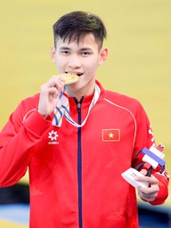 SEA Games 33: Phạm Thanh Bảo giành HCV 200 m bơi ếch, Thanh Phúc xin dừng thi sau 10 km đi bộ