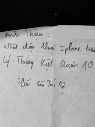 Cô gái mất điện thoại giữa trời mưa, không ngờ nhận lại theo cách đặc biệt