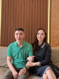 NSND Công Lý vướng tranh cãi về cách xưng hô, vợ kém tuổi nói gì?