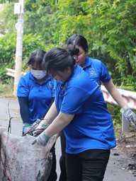Tuổi trẻ không ngại bẩn