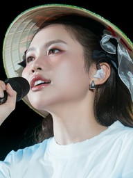 Phương Mỹ Chi làm rõ về tin đồn nhạy cảm