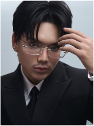 TikToker Phạm Thoại tái xuất với diện mạo lạ lẫm