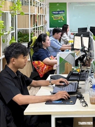 Khi có AI hỗ trợ làm việc, người lao động có cần làm đủ 8 tiếng/ngày?