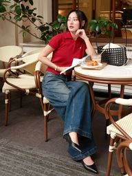 Phối đồ thu 2026 sành điệu nhưng thoải mái với áo polo dệt kim