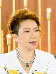 Trần Thu Hà: Tôi và bố đã có quãng thời gian xa cách