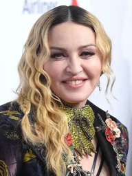 Madonna công khai mối quan hệ bí mật với con trai cố tổng thống John F. Kennedy