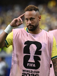 HLV Nhật Bản thất vọng và đau đớn, HLV Brazil lý giải chuyện 'bỏ quên' Neymar