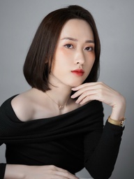 Cô gái nhà nông sở hữu đôi tay 'cực phẩm', kiếm chục triệu đồng mỗi giờ