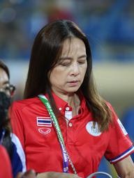 Madam Pang khiến CĐV tranh luận, Malaysia bị chỉ trích vì thua toàn diện Thái Lan