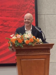 Chủ tịch FIFA Infantino thăm siêu sân vận động PVF đang xây dựng và CLB CAHN của Quang Hải - Văn Hậu