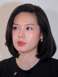 Mỹ nhân 'Tử chiến trên không' nói gì về tin đồn hẹn hò Trương Thế Vinh?