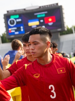 U.18 Việt Nam thua ngược rất đáng tiếc trước U.18 Ukraine 