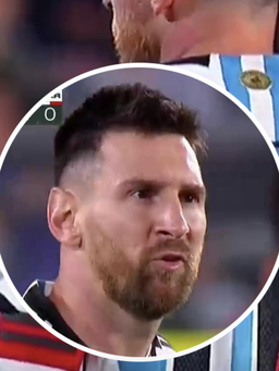 Tranh cãi vụ Messi bị đồng đội cũ ở Barcelona nhổ nước bọt