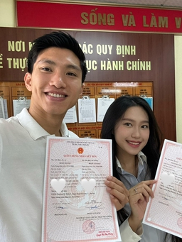 Cầu thủ Đoàn Văn Hậu đăng ký kết hôn với Doãn Hải My