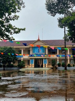 Thực hư một trường tiểu học ở Bình Phước 'phụ thu' tiền học sinh chiều thứ sáu