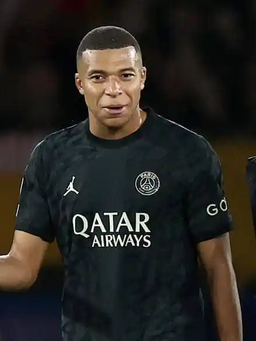 Mbappe lập hat-trick đưa PSG lên đầu bảng, HLV Luis Enrique vẫn không hài lòng