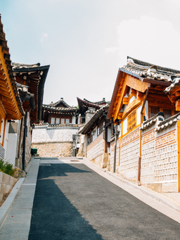 Vẻ đẹp cổ điển của làng Bukchon Hanok