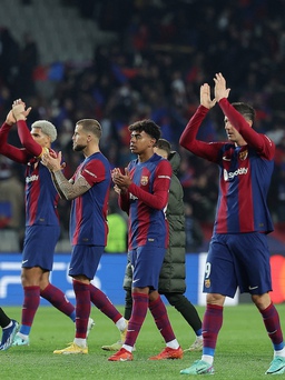 Champions League: Barcelona, Dortmund, Atletico Madrid và Lazio vào vòng 16 đội, Mbappe cứu PSG