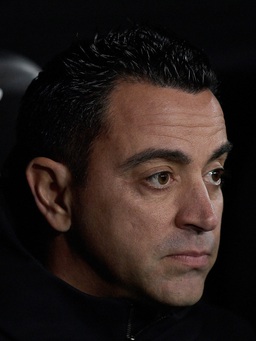 HLV Xavi tiếp tục than vãn khi Barca hòa thất vọng Valencia