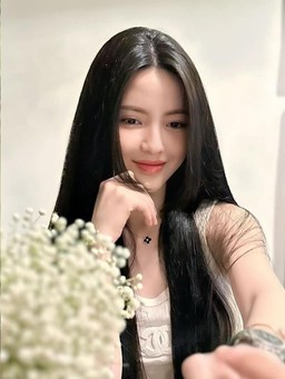 Nhan sắc hot girl Chu Thanh Huyền, Doãn Hải My... nên duyên với cầu thủ Việt