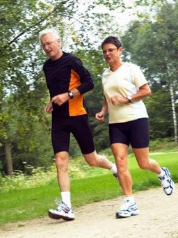 Cách chạy bộ an toàn cho người tuổi 50