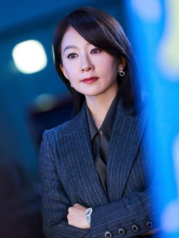 ‘Nữ hoàng phim ngoại tình’ Hàn Quốc Kim Hee Ae tái xuất