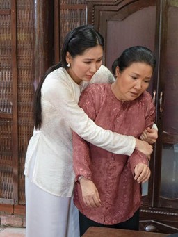 'Hoa hậu cải lương' Như Huỳnh 'lên bờ xuống ruộng' vì đóng phim