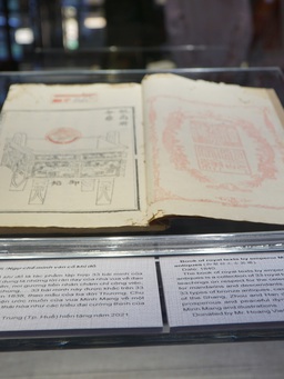 Trưng bày nhiều sách cổ quý hiếm từ thời Nguyễn tại Thừa Thiên - Huế