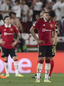 Thua đậm Sevilla, M.U bị loại ở tứ kết Europa League đầy thất vọng