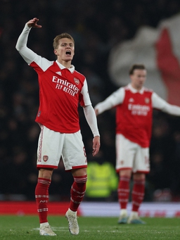 Ngoại hạng Anh: Hy vọng vô địch của Arsenal lung lay sau trận 'hút chết' trước Southampton