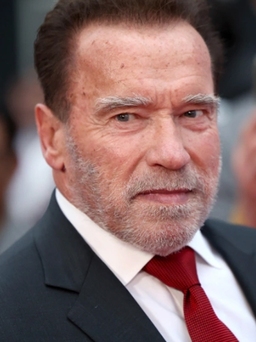 'Kẻ hủy diệt' Arnold Schwarzenegger nhìn nhận việc sờ soạng phụ nữ là sai
