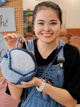 Cô gái 9X tạo vòng đời mới cho đồ jean cũ, giúp đỡ trẻ em khó khăn