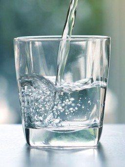 Ngày mới với tin tức sức khỏe: Nước đun sôi nhiều lần có gây ung thư?