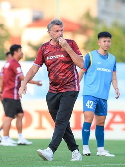 Ông Troussier tiếp tục làm mới đội U.23 Việt Nam