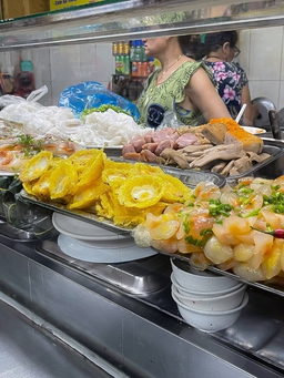 Bên trong 'quán ăn khổng lồ' giữa thành phố Đà Nẵng