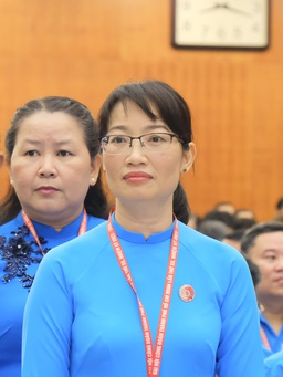 Bà Trần Thị Diệu Thúy tái đắc cử chức Chủ tịch Liên đoàn Lao động TP.HCM